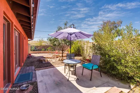 Exterior - 824 E Mitchell Dr, Tucson, AZ 85719 photo 7 of 14