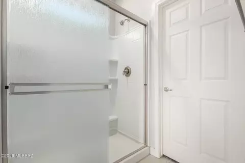 Bath - 12072 E Domnitch Dr, Vail, AZ 85641 photo 2 of 4