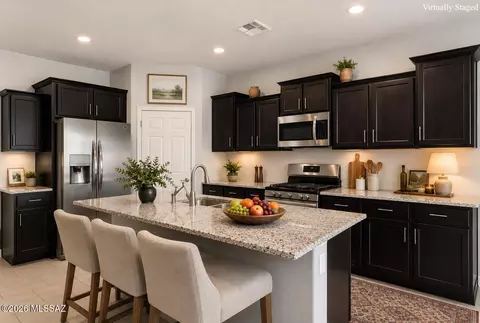 Kitchen - 12072 E Domnitch Dr, Vail, AZ 85641 photo 4 of 5