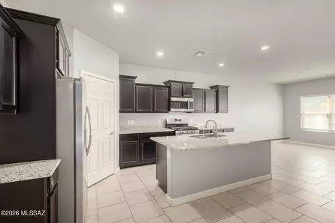 Kitchen - 12072 E Domnitch Dr, Vail, AZ 85641 photo 3 of 5