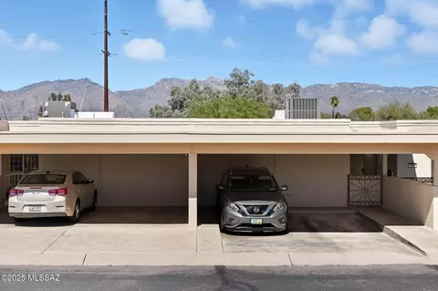 1052 N Caribe Ave, Tucson, AZ 85710
