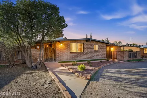 6814 E Koralee St, Tucson, AZ 85710