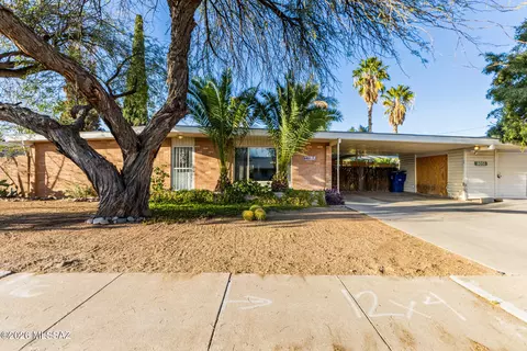 8051 E Hawthorne St, Tucson, AZ 85710