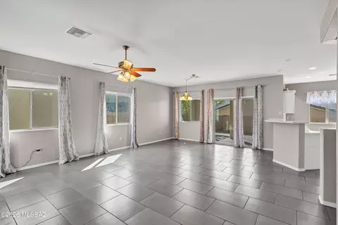 8939 N Country Cove Trl, Tucson, AZ 85742