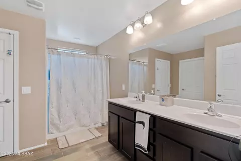Bath - 8878 E Abrams Loop, Tucson, AZ 85710 photo 1 of 4