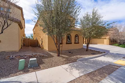 Exterior - 8878 E Abrams Loop, Tucson, AZ 85710 photo 4 of 7