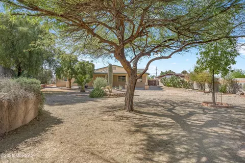 Exterior - 7940 E Constant Pl, Tucson, AZ 85730 photo 2 of 7