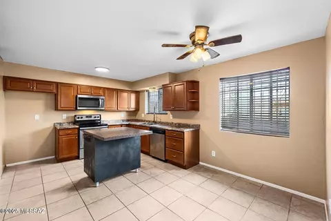 707 W 41st St, Tucson, AZ 85713