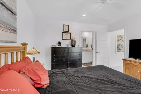 Bedroom - 8801 E Canyon Walnut Way, Vail, AZ 85641 photo 3 of 7