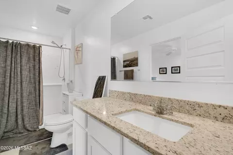 Bath - 8801 E Canyon Walnut Way, Vail, AZ 85641 photo 1 of 2