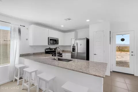 Kitchen - 8801 E Canyon Walnut Way, Vail, AZ 85641 photo 1 of 4