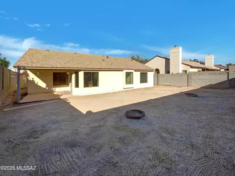 Exterior - 9248 N Eaglestone Loop, Tucson, AZ 85742 photo 2 of 4