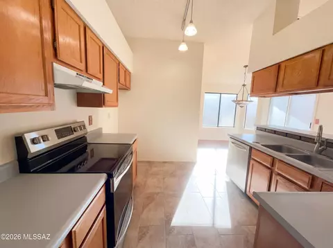 Kitchen - 9248 N Eaglestone Loop, Tucson, AZ 85742 photo 1 of 3
