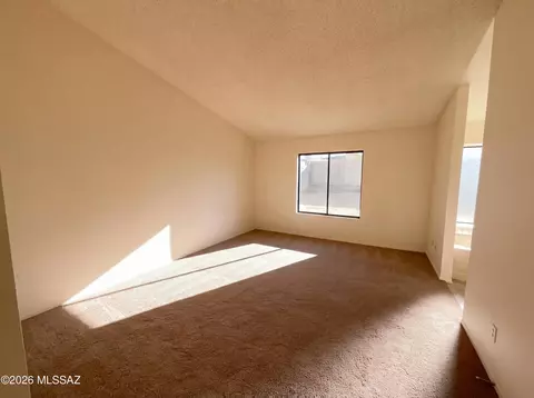 Living - 9248 N Eaglestone Loop, Tucson, AZ 85742 photo 3 of 3