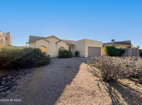 Exterior - 9248 N Eaglestone Loop, Tucson, AZ 85742 photo 3 of 4