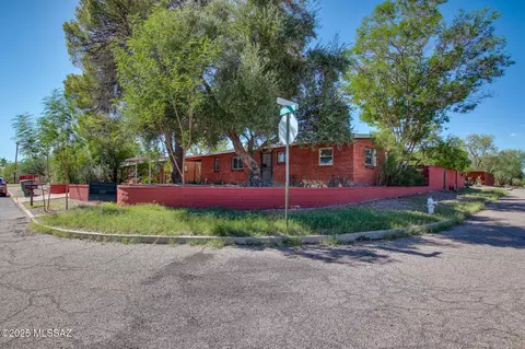 2753 N Tyndall Ave, Tucson, AZ 85719