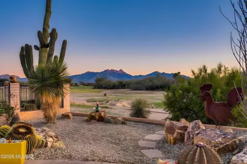 2480 E Glen Canyon Rd, Green Valley, AZ 85614