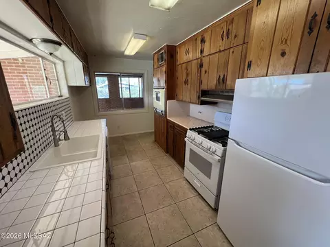 Kitchen - 5233 E 7th St, Tucson, AZ 85711 photo 1 of 1