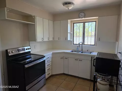 Kitchen - 849 E Copper St, Tucson, AZ 85719 photo 2 of 2