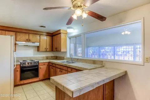 Kitchen - 6101 E 20th St, Tucson, AZ 85711 photo 1 of 1