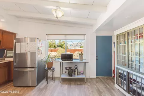 3927 E Lind Rd, Tucson, AZ 85712