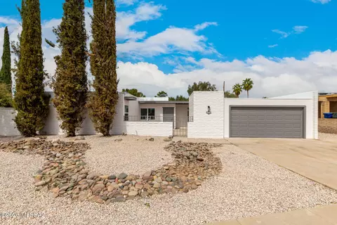 9035 E Berkshire Cir E, Tucson, AZ 85710