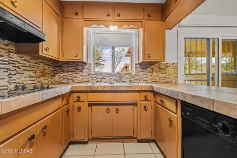 Kitchen - 3201 E Fairmount St, Tucson, AZ 85716 photo 1 of 4