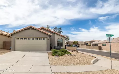 658 S Painted River Way, Vail, AZ 85641