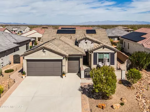 2355 E Thunder Bluff Dr, Green Valley, AZ 85614