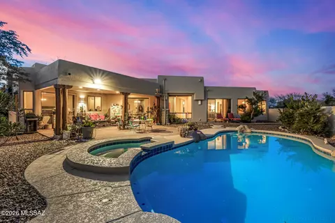 1041 W Saddlehorn Pl, Oro Valley, AZ 85704