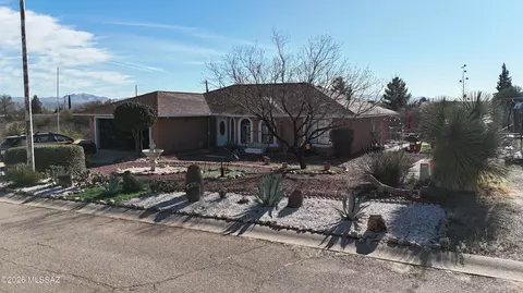 877 S Ridge Dr, Benson, AZ 85602
