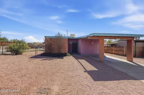 6978 N Asterion Ln, Tucson, AZ 85741