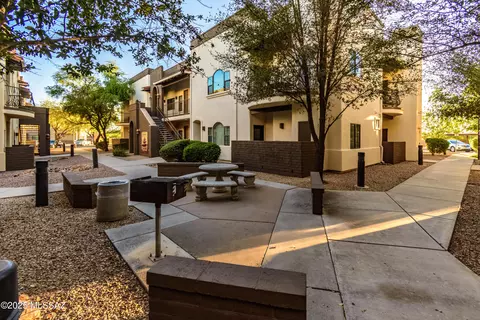 2018 E River Rd #201, Tucson, AZ 85718
