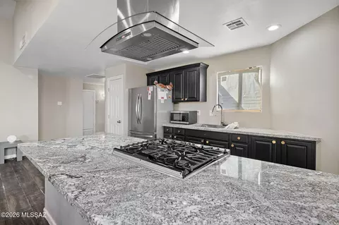 Kitchen - 836 E Oregon St, Tucson, AZ 85706 photo 2 of 4