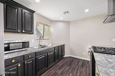 Kitchen - 836 E Oregon St, Tucson, AZ 85706 photo 3 of 4