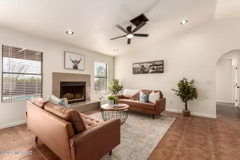 Living - 10580 E Observatory Dr, Vail, AZ 85641 photo 2 of 3