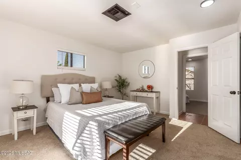 Bedroom - 10580 E Observatory Dr, Vail, AZ 85641 photo 1 of 9