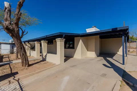938 W Connecticut Dr, Tucson, AZ 85706