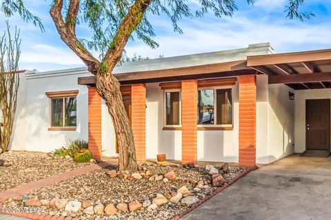 45 S Azurite Dr, Tucson, AZ 85745