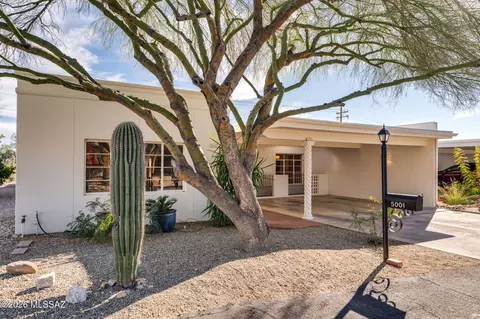 5001 N Crestridge Dr, Tucson, AZ 85718