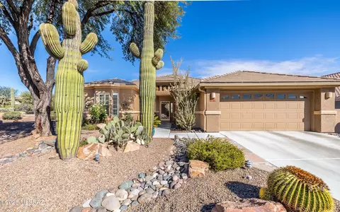 13110 N Desert Mosaic Pl, Marana, AZ 85658
