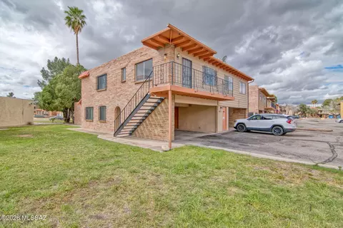6717 E Calle La Paz #D, Tucson, AZ 85715