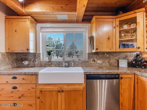 Kitchen - 26 Pronghorn Ln, Elgin, AZ 85611 photo 5 of 7