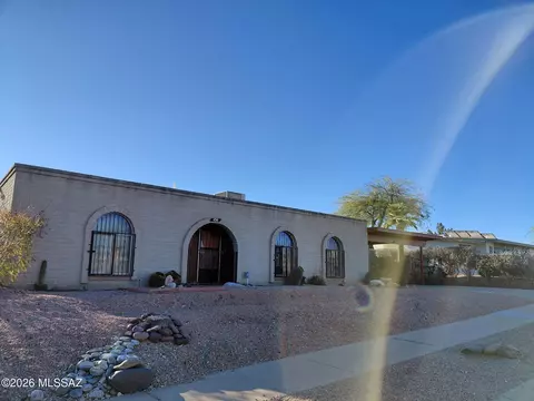 430 N Gollob Rd, Tucson, AZ 85710