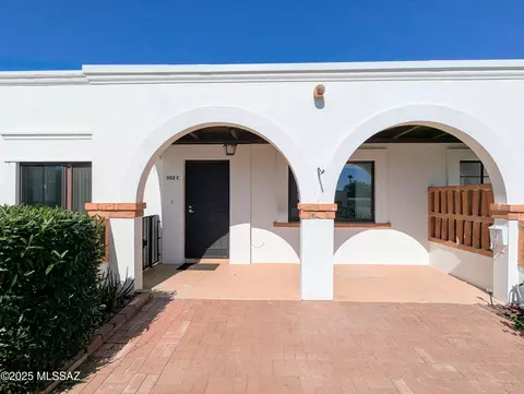 302 S Paseo Lobo #C, Green Valley, AZ 85614