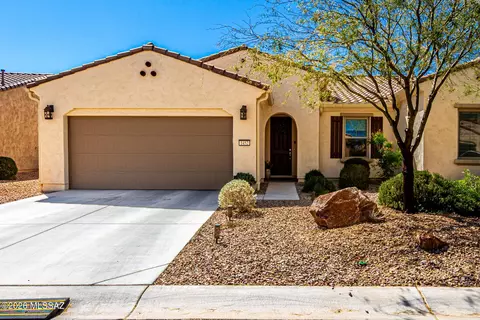 1452 E Basalt Dr, Green Valley, AZ 85614