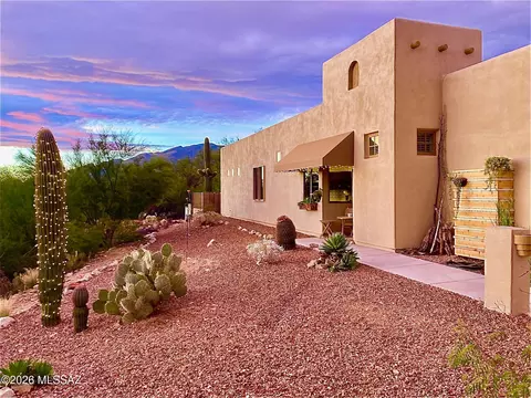 5095 N Pinnacle Cove Dr, Tucson, AZ 85749