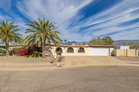 9921 E Bunker Hill Pl, Tucson, AZ 85748