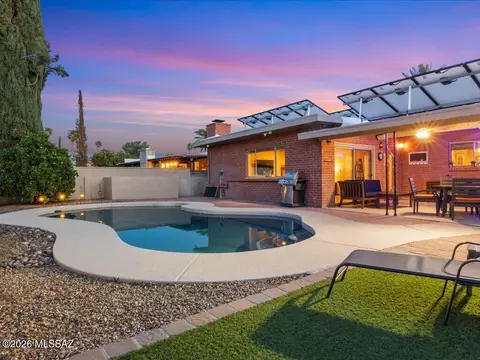 8901 E Bellevue St, Tucson, AZ 85715