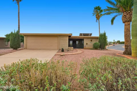 321 W Rio-santa Cruz, Green Valley, AZ 85614
